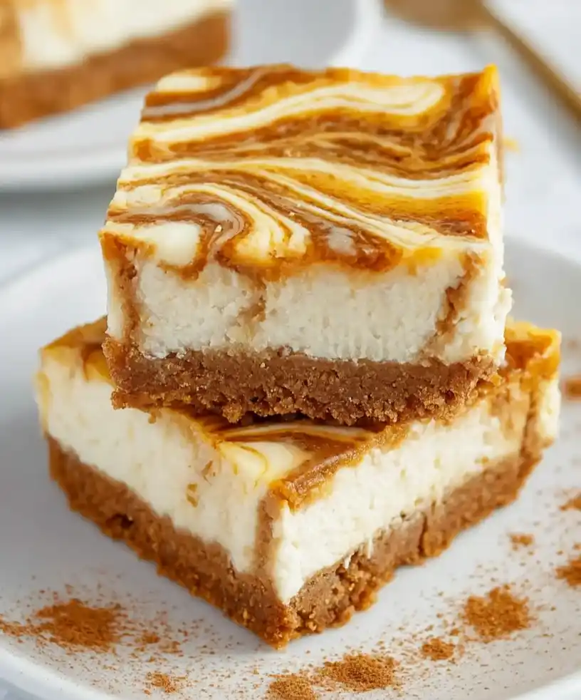 Pumpkin spice cheesecake bars close up